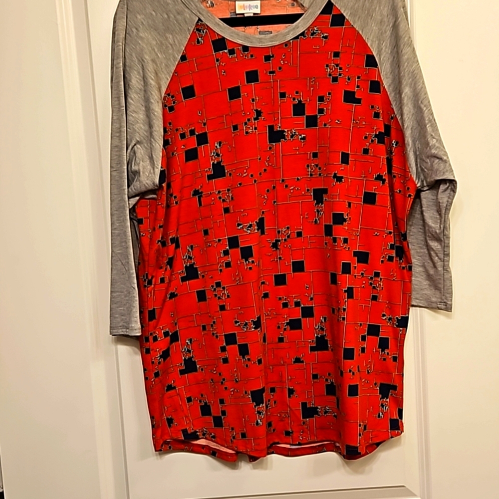 LulaRoe Randy 3XL, 3/4 sleeves Red,Blue, Grey lightweight